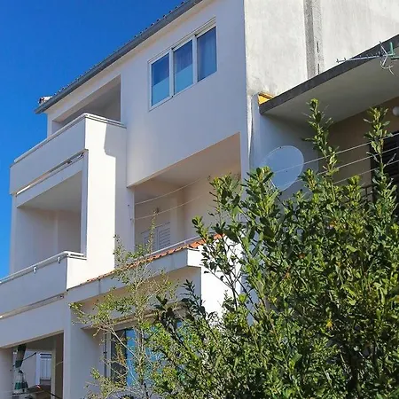 Apartment 6