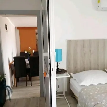 Apartment 6