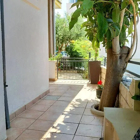 Apartment 6