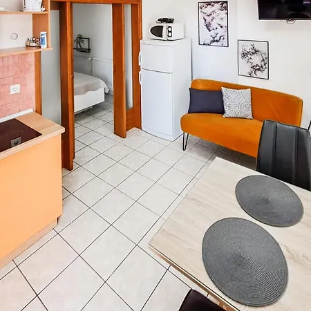 6 * Makarska